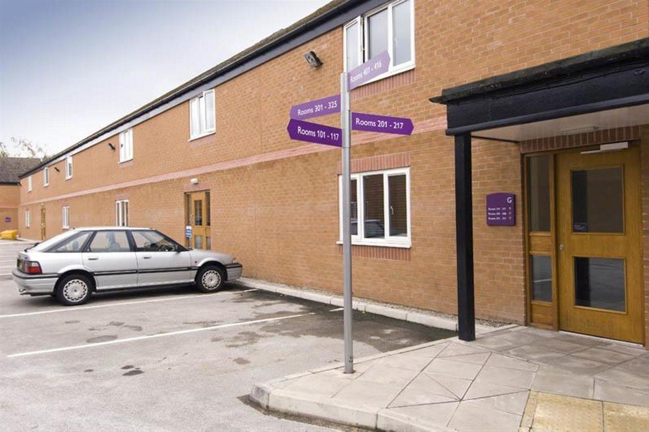 Premier Inn Knutsford Bagian luar foto